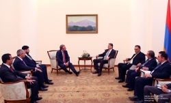 Премьер-министру РА были представлены намеченные в Армении программы ОАО 